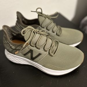 NWOB New Balance Men's Fresh Foam Roav Olive Green Size 9